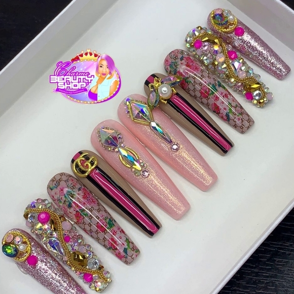 Nails Art - Picture 1 of 2